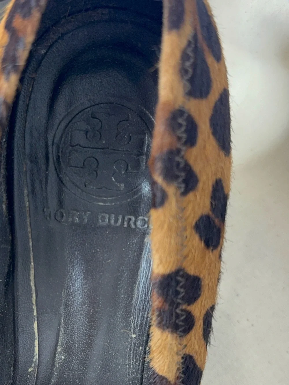 Tory Burch Pony /Calf Hair leopard Wedge Pump Shoe size 8.5